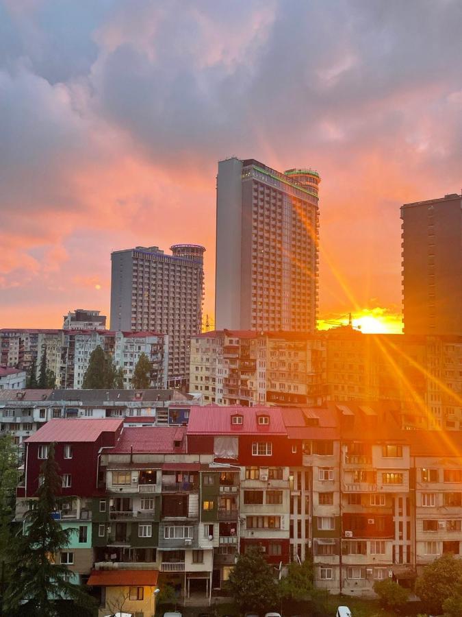 "Студия 24" - Посуточно И Помесячно Batum Dış mekan fotoğraf